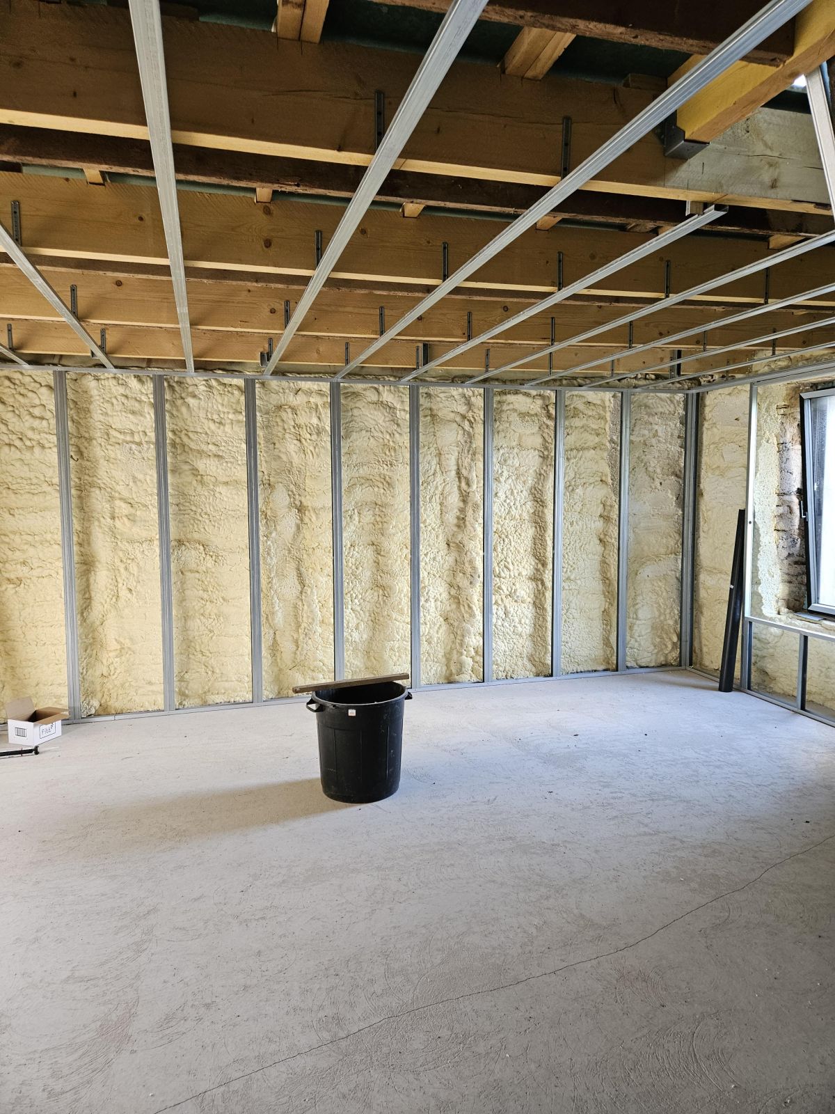 ISOLATION MUR EN POLYURETHANE PLABENNEC MAISON PIERRE AIRMETIC ISOLATION ISOLATION MUR EN POLYURETHANE PLABENNEC MAISON PIERRE AIRMETIC ISOLATION