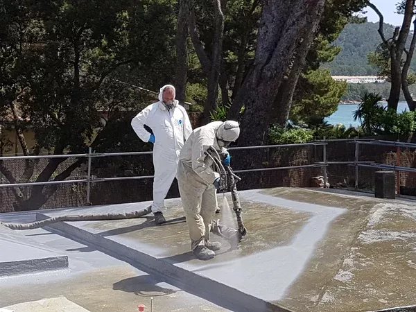 ETANCHEITE TOITURE POLYURETHANE PROJETE FINISTERE AIRMETIC ISOLATION